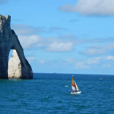 Les Vagues - Sejour Et Falaises Au Centre D'etretat Appartement *