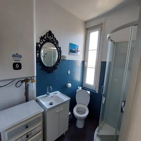 Les Vagues - Sejour Et Falaises Au Centre D'etretat *