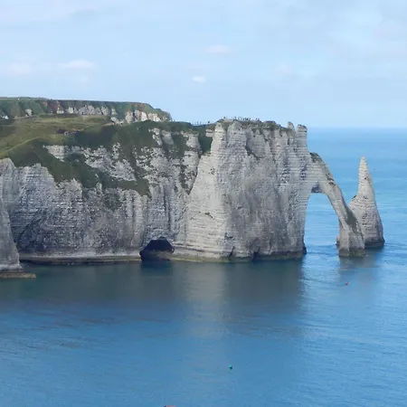 Les Vagues - Sejour Et Falaises Au Centre D'etretat * Etretat